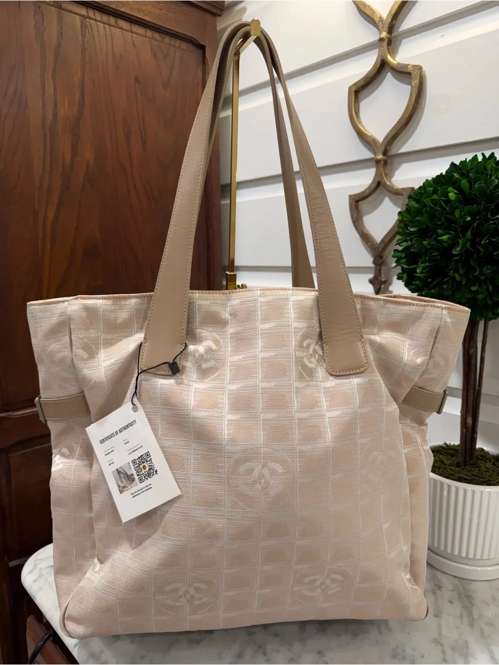 CHANEL shoulder tote
